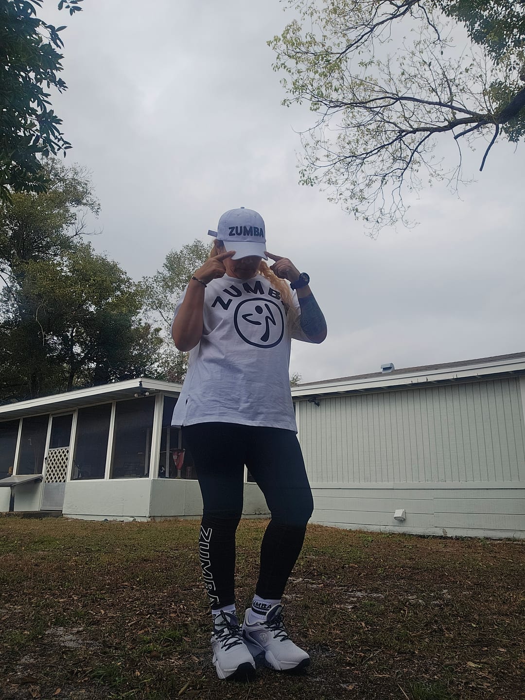 Customer photo review of Zumba Basic Men's Round Hem Tee