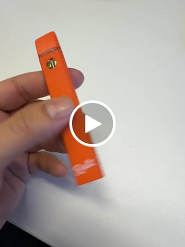 Customer video review of ROLLZ THCA Vape – approx. 800 puffs (90/10) | 2ml