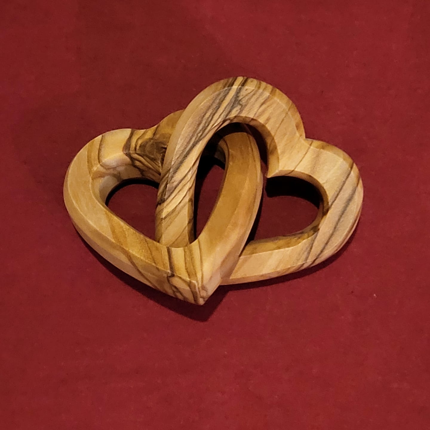 Customer photo review of Olivenholz Verbundene Herzen schönes Geschenk zur Hochzeit Verlobung Jubiläum Valentinstag