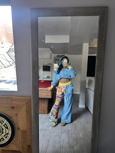 Customer photo review of COMIC SWEATS