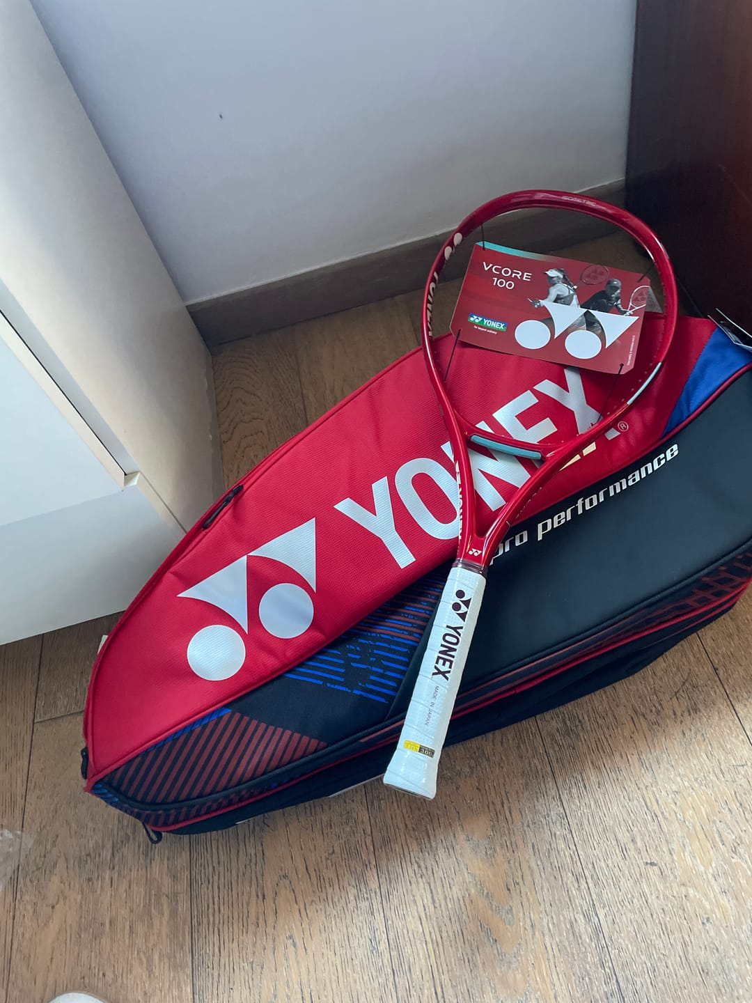 Customer photo review of RAQUETTE YONEX VCORE 100 RUBY RED (300G)