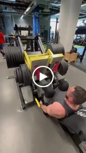 Customer video review of Strength Shop 7mm Inferno Neoprene Knee Sleeves - Black - IPF Approved (Pair)