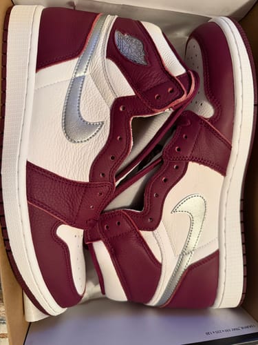 Customer photo review of Jordan 1 Retro High OG Bordeaux SIZE 12M/13.5W