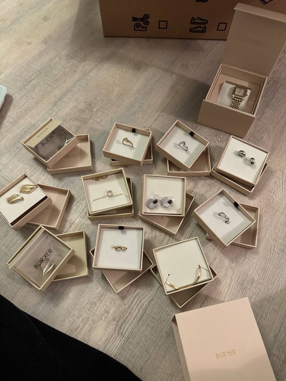 Customer photo review of Macy Gold White