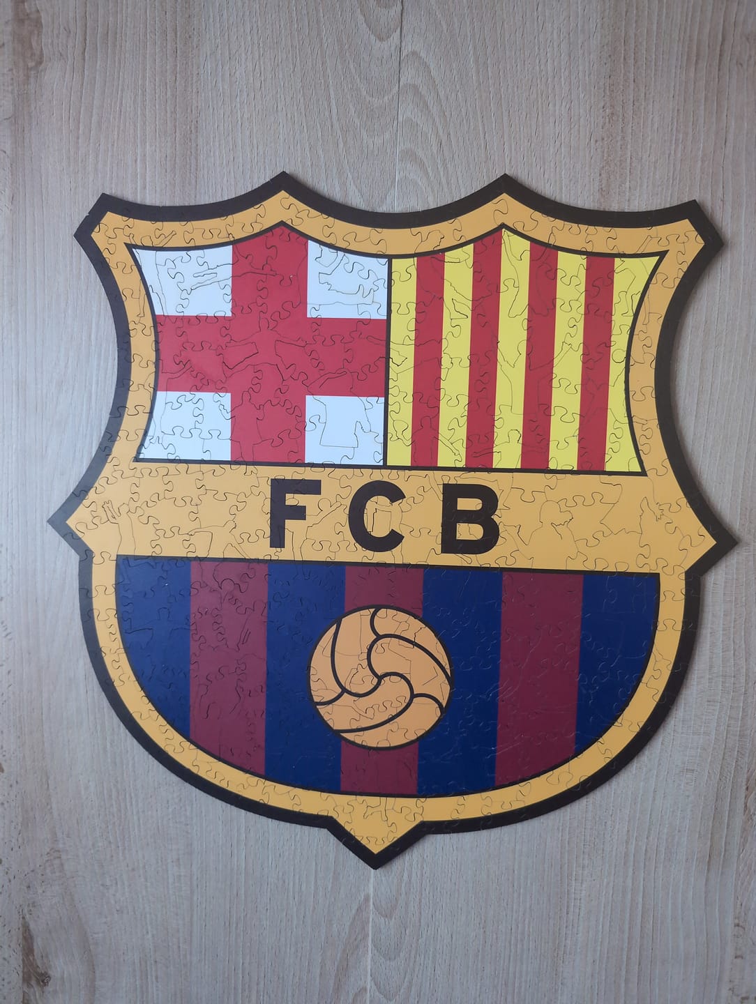 Customer photo review of FC Barcelona® Logo - Puzzle de Madera