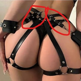 Customer photo review of Arnés Negro Con Esposas Ajustable