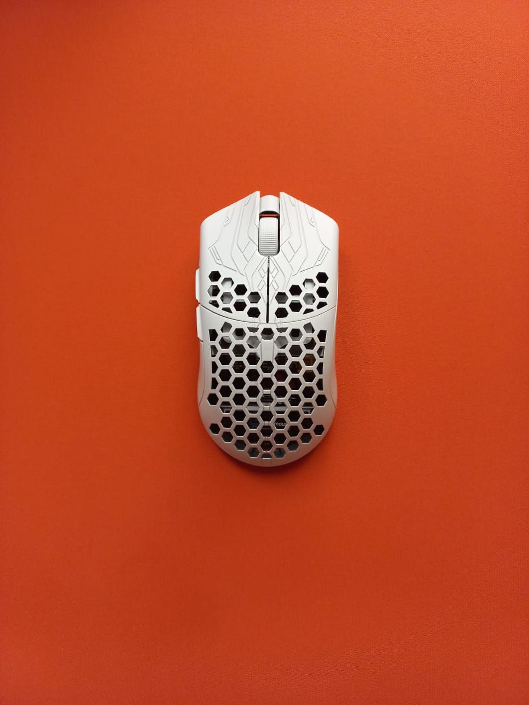 Customer photo review of Finalmouse ULX Frostlord Karbon Fiber Wireless Mouse