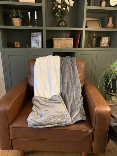 Customer photo review of Cozy Co. Robes