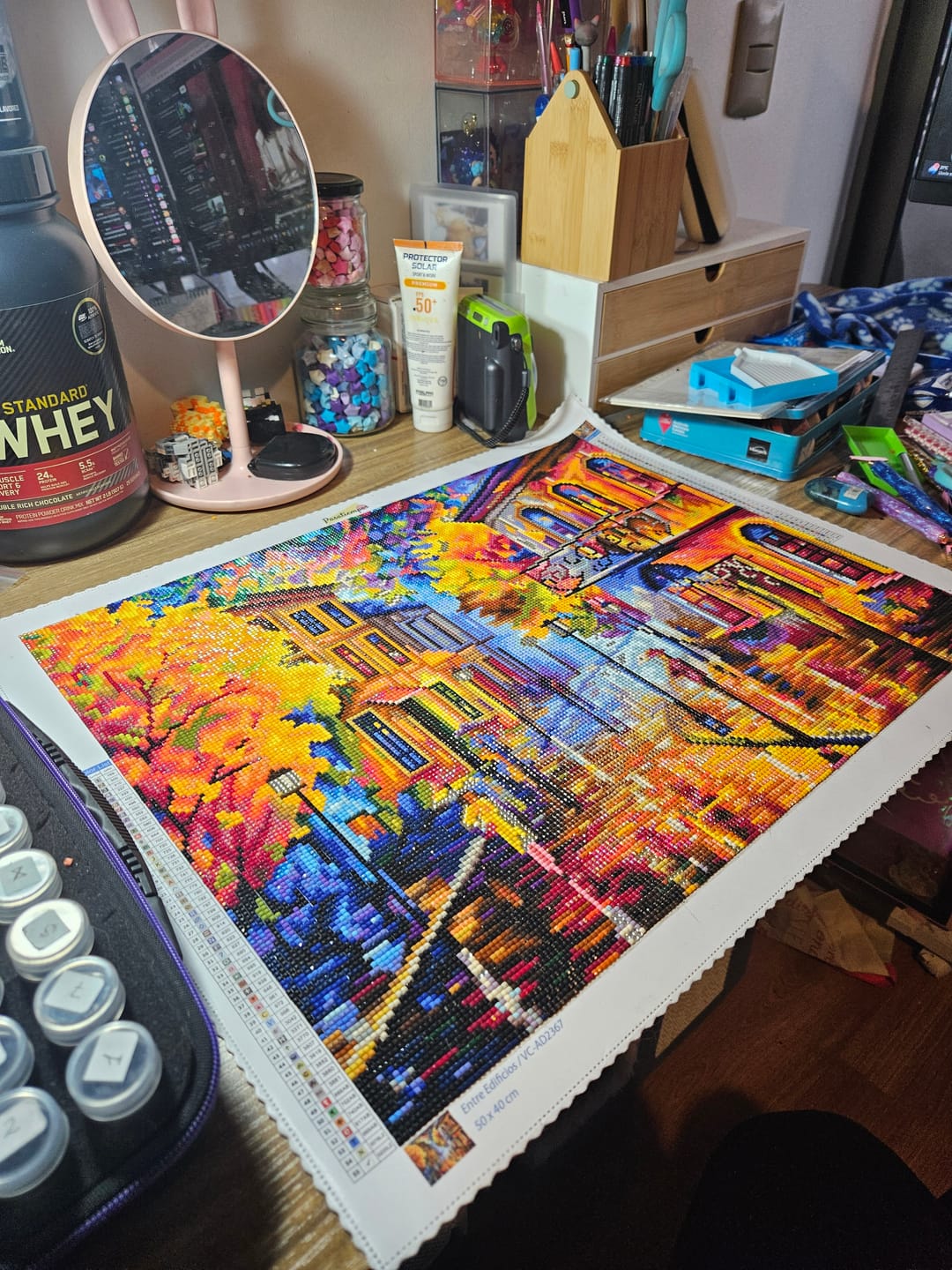 Customer photo review of Entre Edificios (Pintura Diamante)