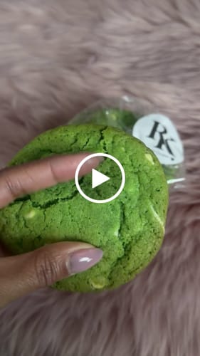 Customer video review of Pandan White Choco Cookies