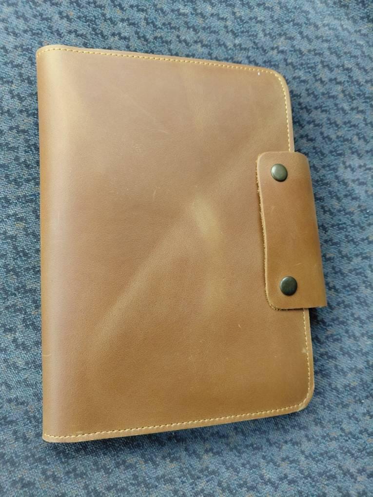 Customer photo review of 2026 Leather Planner, Personalized Refillable Leather Journal A5 Size + Free Pen