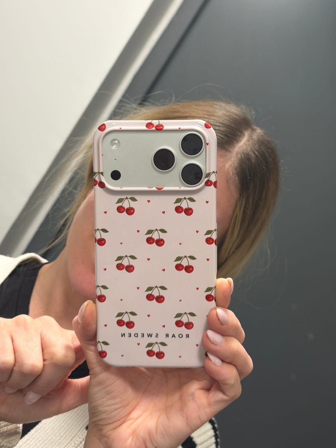 Customer photo review of Cherry Love - Slim case