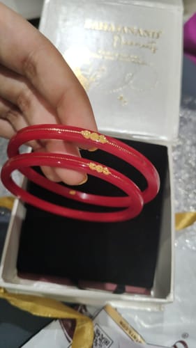 Customer photo review of “Mayur 22k Hallmark Red Divya Shringar Bangle” (2 pis)