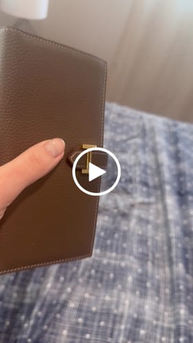 Customer video review of HM Taupe Clemence Bearn 17,5 Gusset Wallet