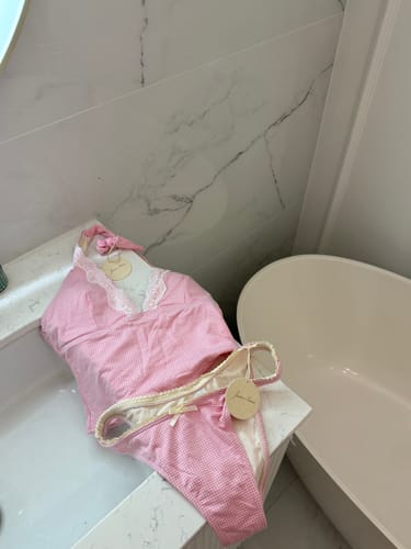 Customer photo review of Light Pink Knitted Plaid Lace Plunging Neck Halter Tankini Top