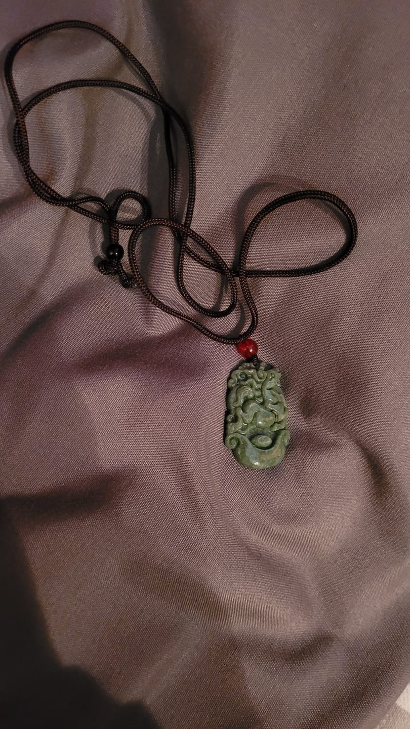 Customer photo review of Buddha Stones, natürliche Jade, 12 chinesische Sternzeichen, Wohlstands-Halsketten-Anhänger