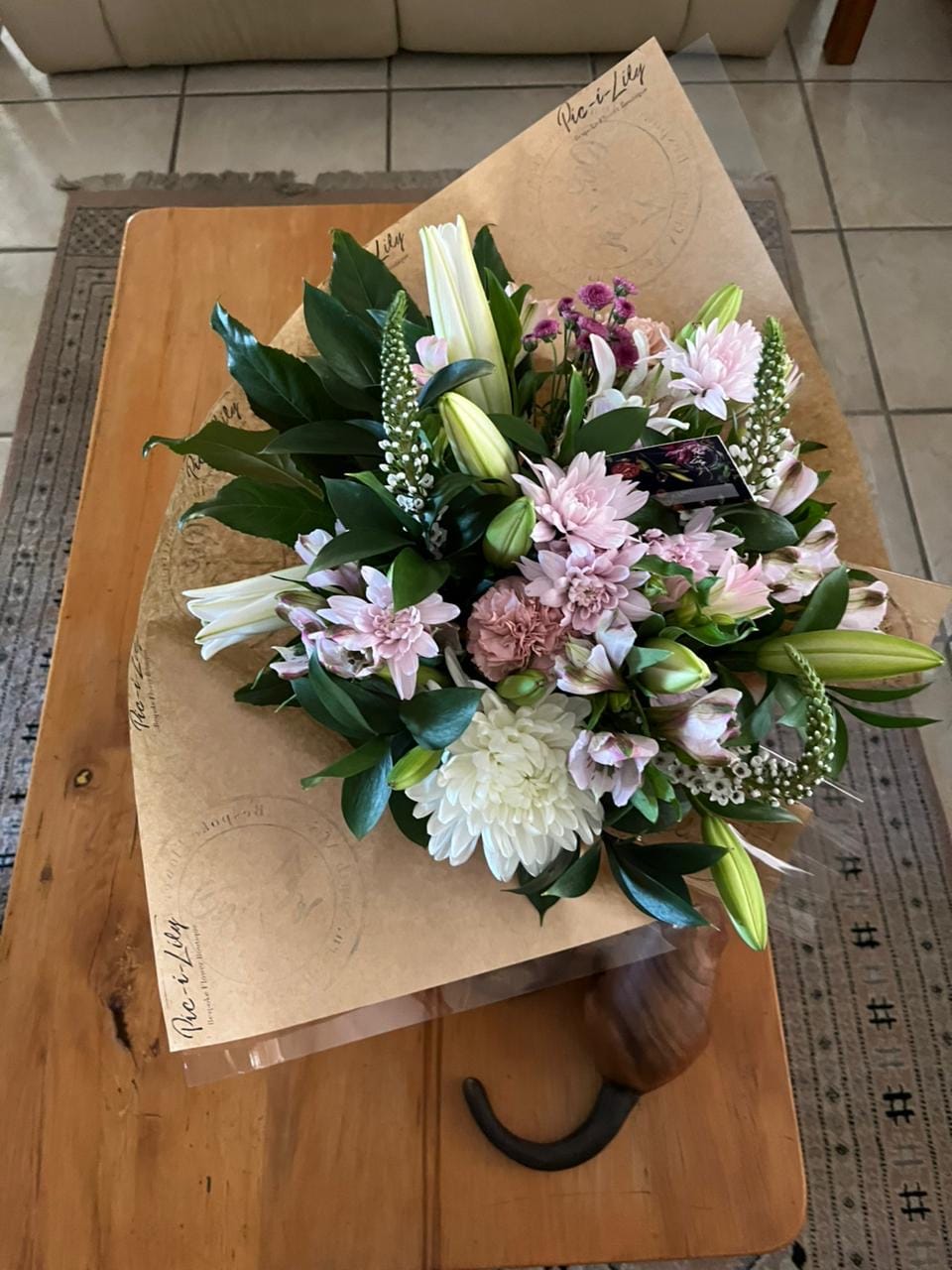 Customer photo review of Pink Lady - Fresh Flower Bunch In Shades Of Pink