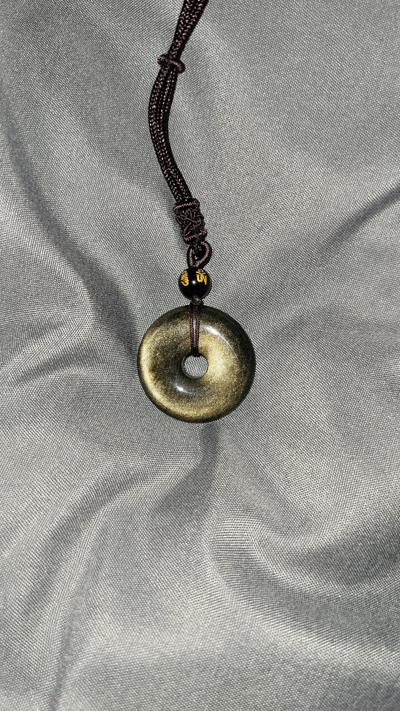 Customer photo review of Buddha Stones Tibetische Obsidian-Schutzhalskette