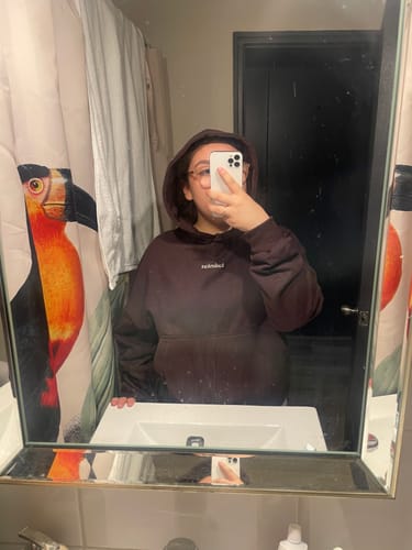 Customer photo review of POLERÓN HOODIE CAFÉ LOGO BORDADO