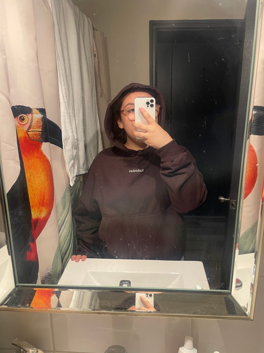 Customer photo review of POLERÓN HOODIE CAFÉ LOGO BORDADO