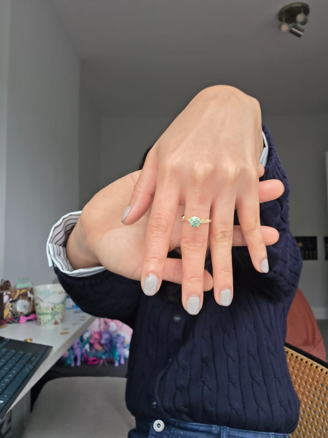 Customer photo review of Doveggs round vintage moissanite engagement ring
