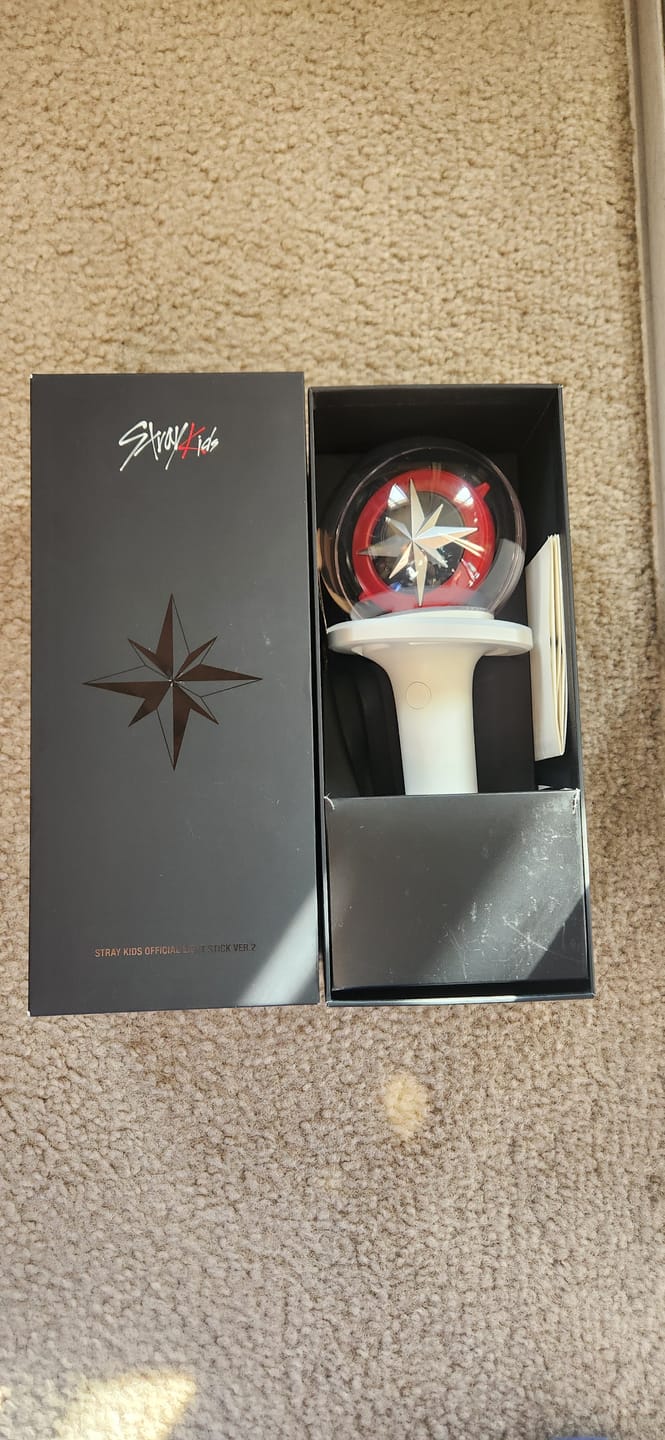 Customer photo review of STRAY KIDS - OFFICIAL LIGHT STICK VER.2