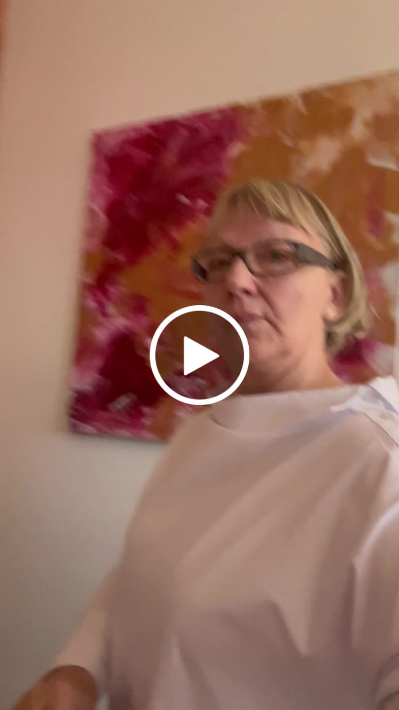 Customer video review of BONI Asymmetrische One Shoulder Bluse