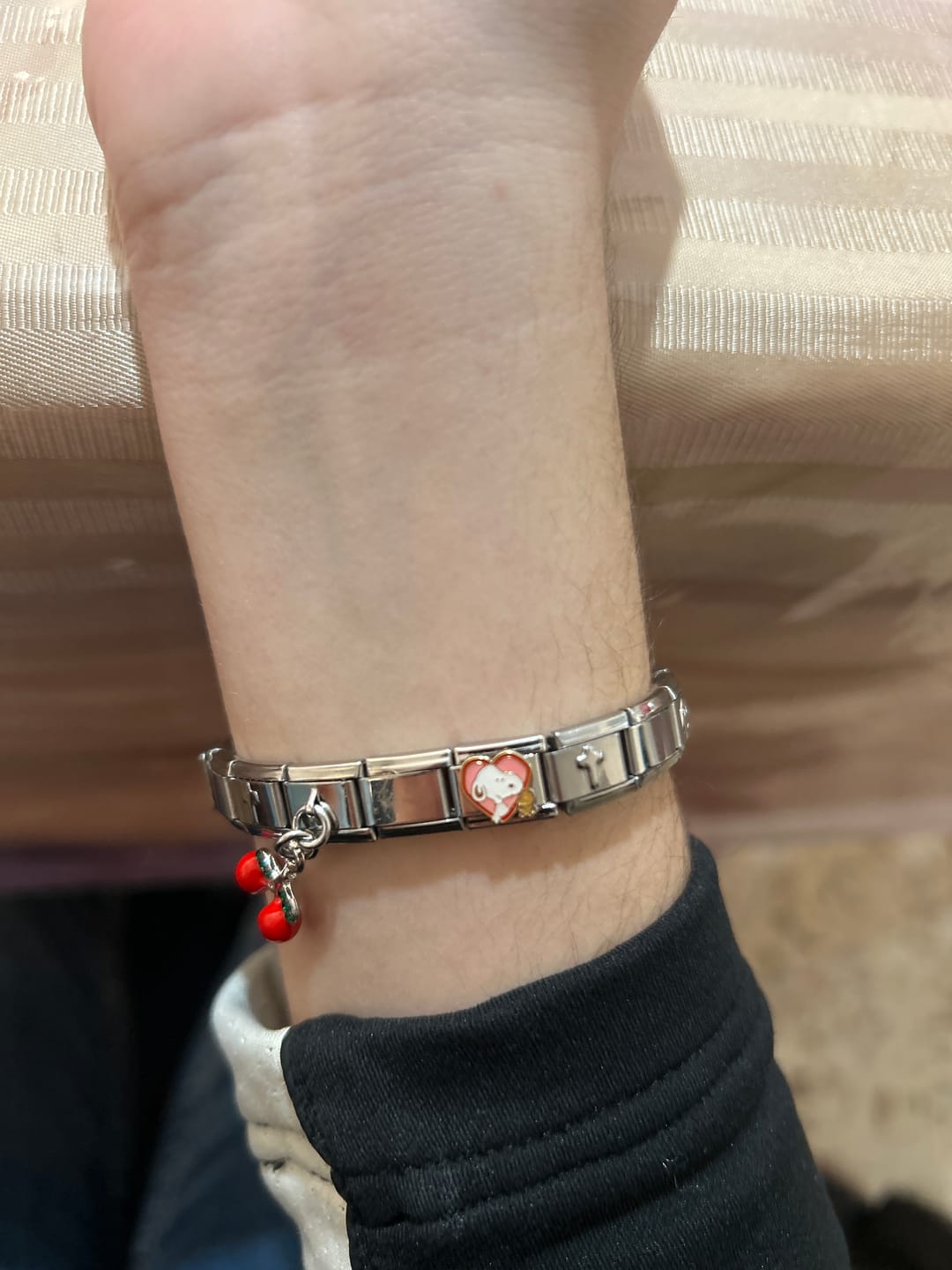 Customer photo review of Charm Snoopy Corazón