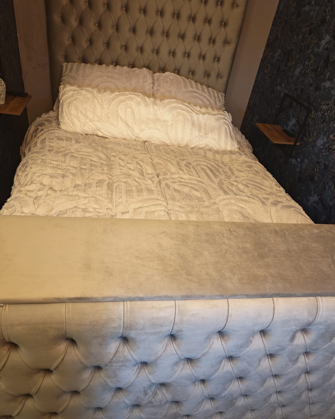 Customer photo review of Wilton Chesterfield Upholstered Electric Tv Bed Frame