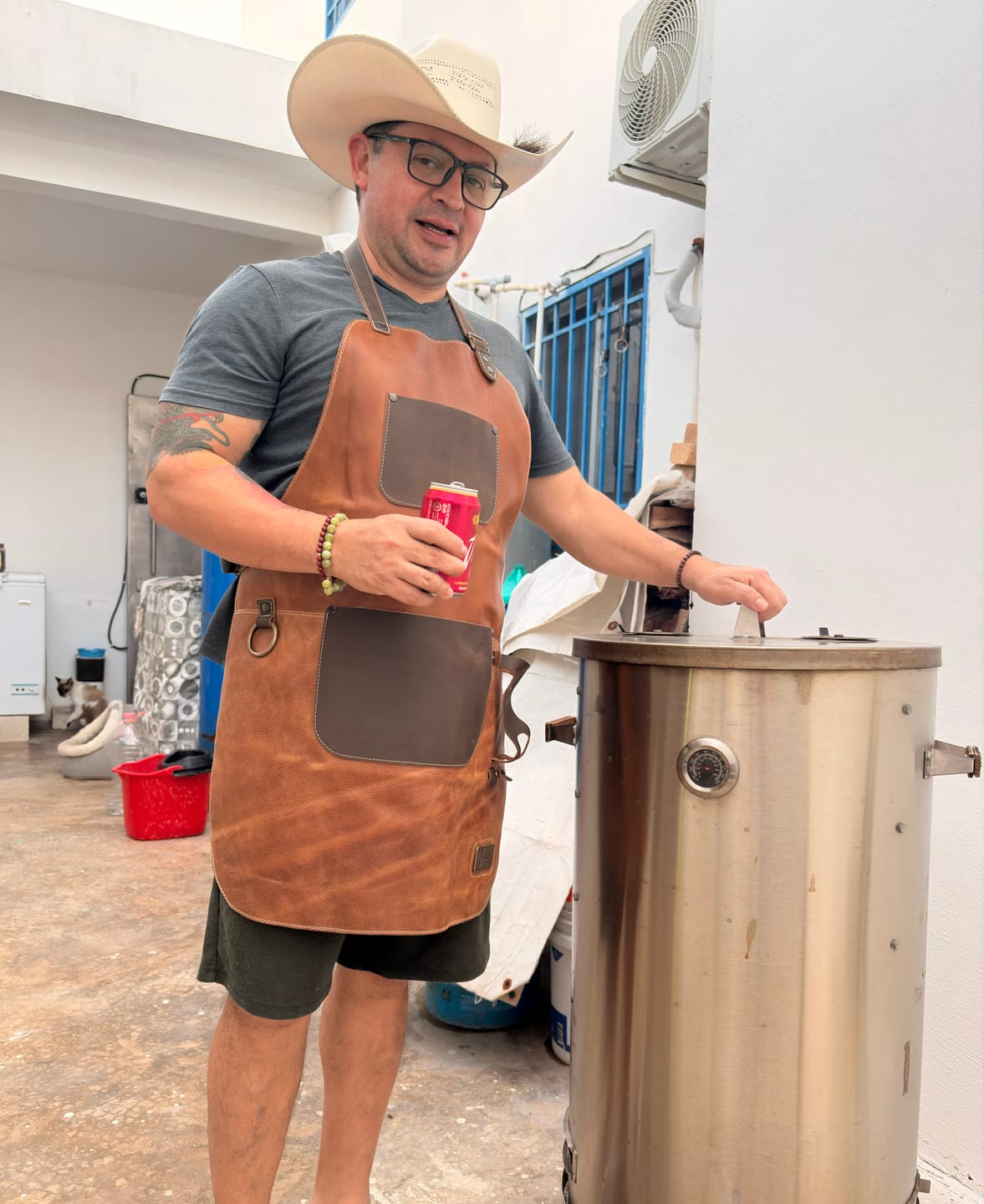 Customer photo review of Mandil Cuero Mod RIB EYE +Set porta Vasos Gratis