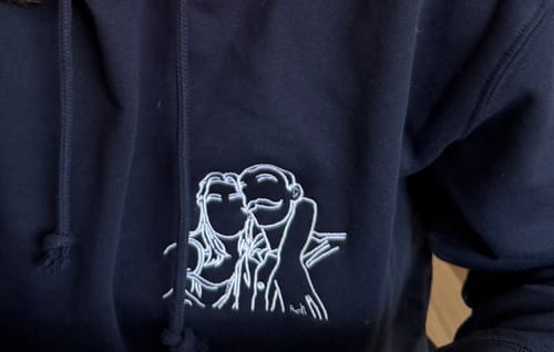 Customer photo review of Hoodie Retrato Line Art Personalizável