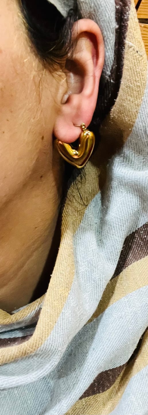 Customer photo review of Golden Heart Love Hoops
