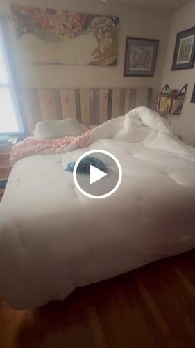 Customer video review of MarshMellow Comforter