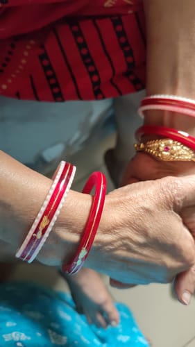 Customer photo review of “Mayur 22k Hallmark Red Divya Shringar Bangle” (2 pis)