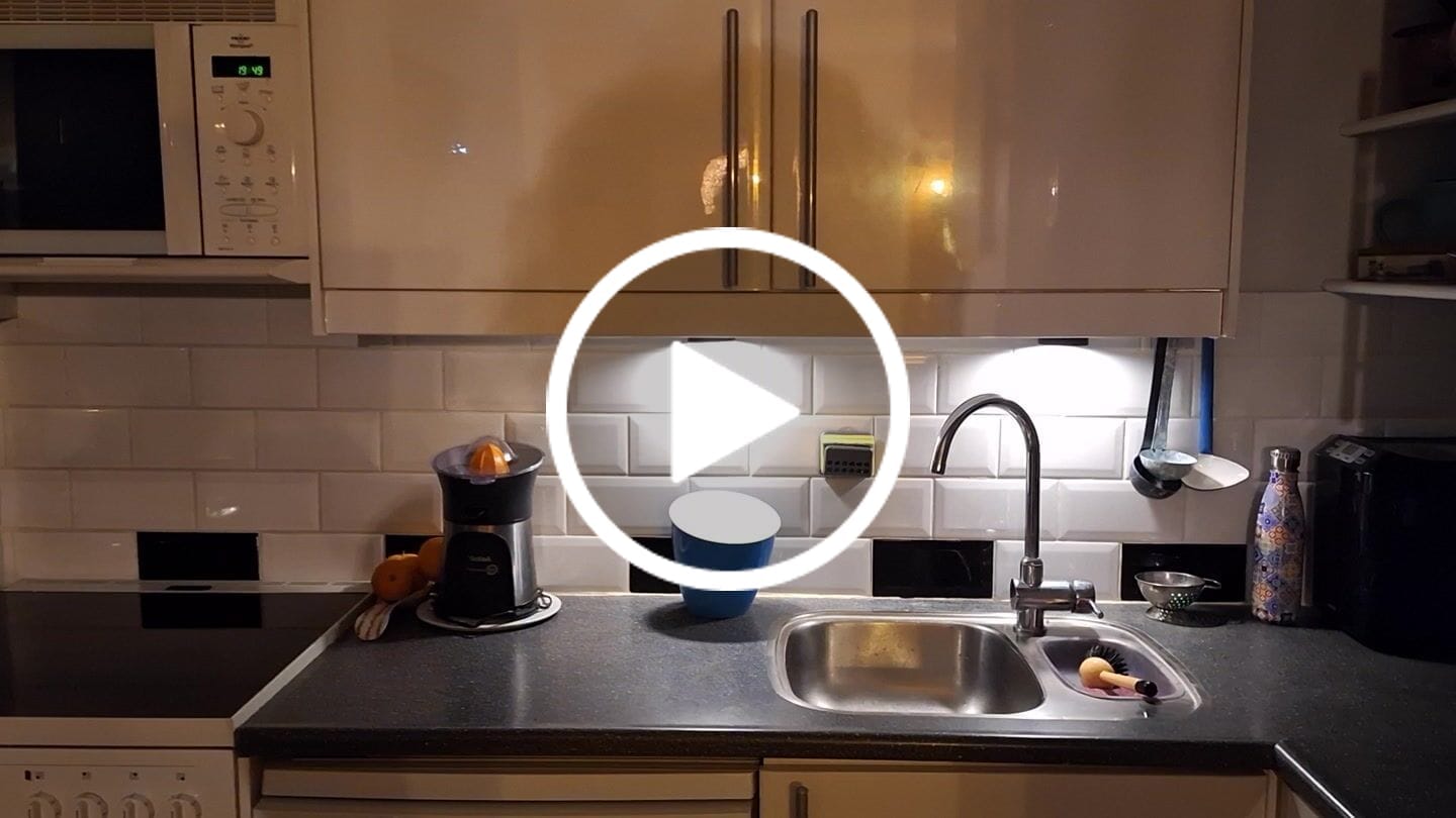 Customer video review of ENDLESS Wandlamp
