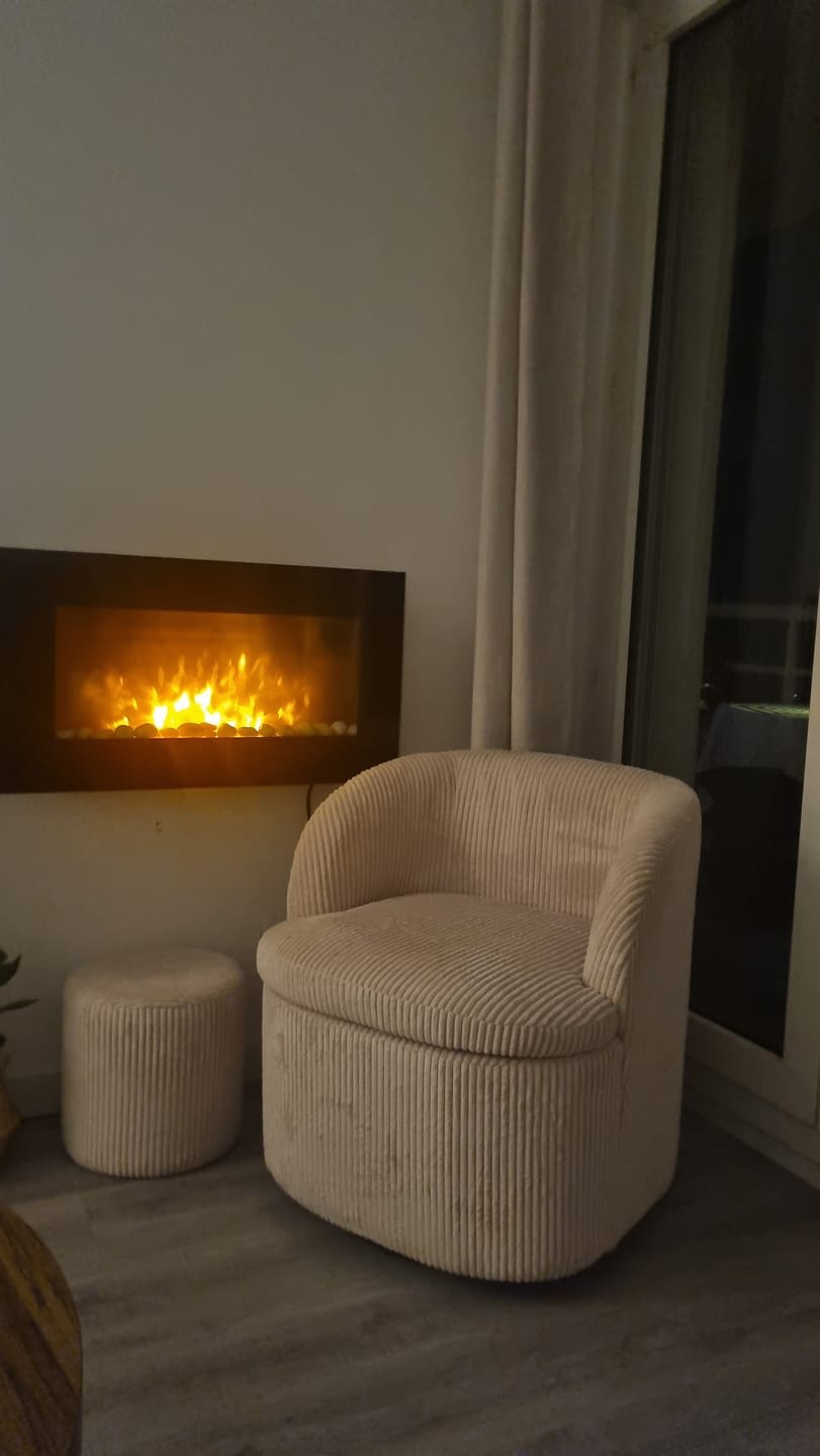Customer photo review of HALMSTAD - Fauteuil de salon pivotant et pouf en tissu beige