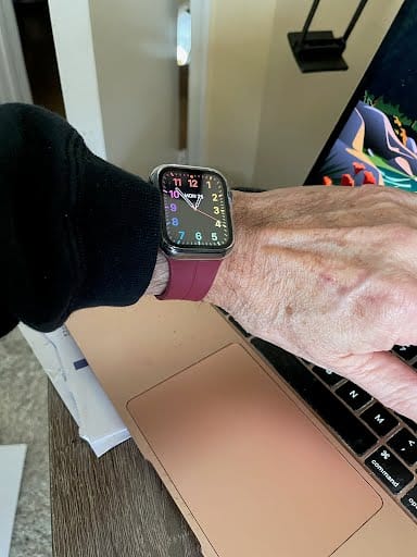 Customer photo review of FlexiFit™ Magnetic Band for Apple Watch - BUY 1 GET 1 FREE!