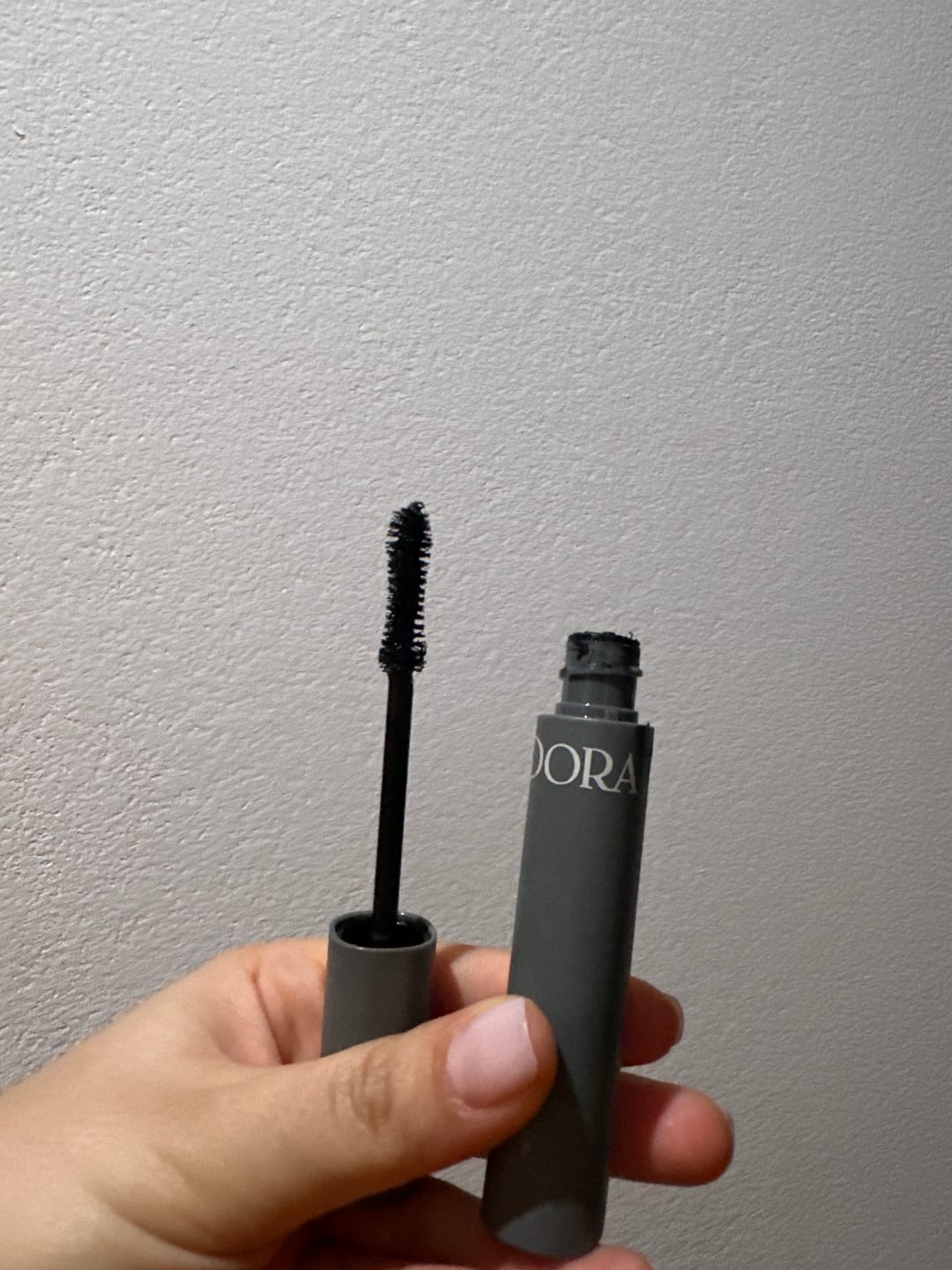 Customer photo review of Спирала за чувствителни очи с ефект обем IsaDora Black The Hypo Allergenic Volume Mascara