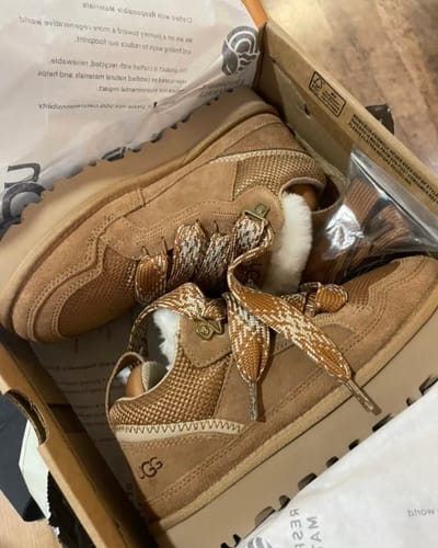 Customer photo review of UGG Lowmel "Chestnut"