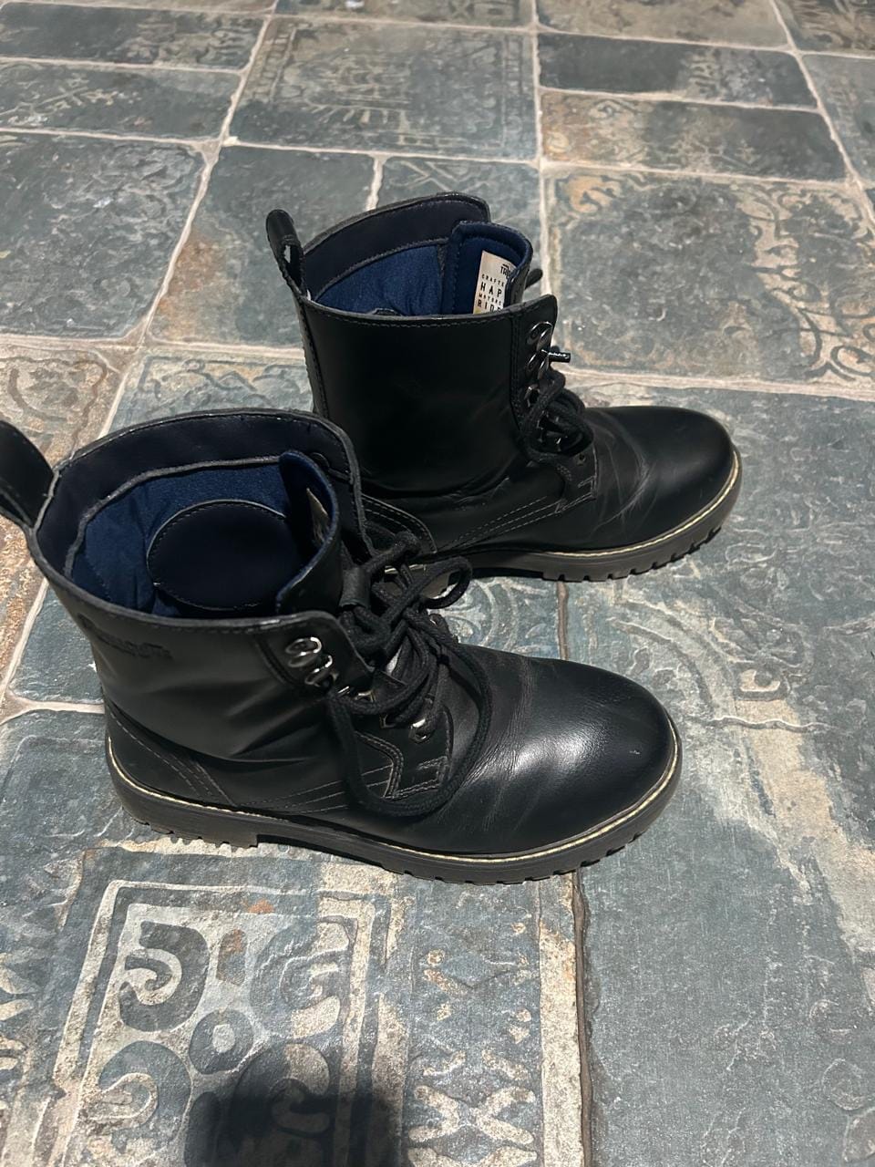 Customer photo review of boots derby dark shadow