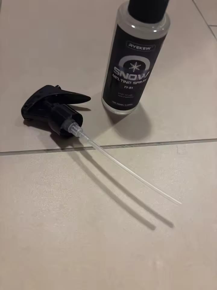 Customer photo review of Schnelles Auto-Enteiser Spray – Eis & Frost Entferner (100ml)