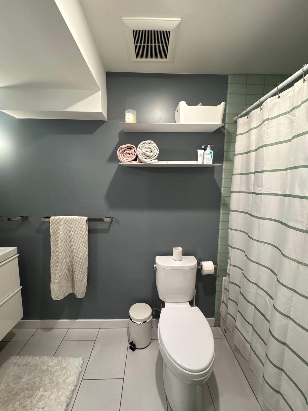 Customer photo review of Modern Metal Floating Shelf - Minimalist Wall Storage & Display