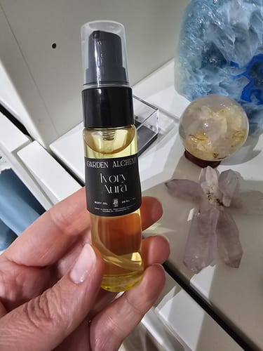 Customer photo review of Ivory Aura Body Oil
