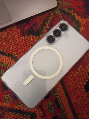 Customer's Anti Yellow Magsafe Clear Case on a Samsung phone, showing the white MagSafe ring.