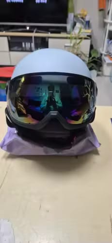 Customer photo review of Premium Ski Helmet with Integrated Goggles – Warm & Shockproof