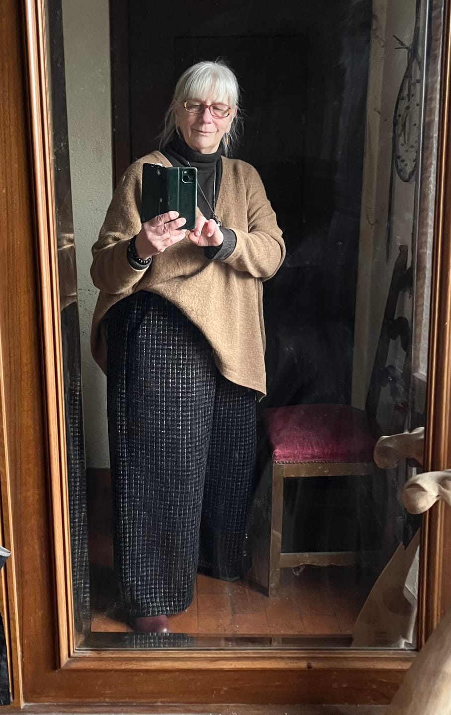 Customer photo review of Plus Size Women Vintage Plaid Fleece-lined Staight Pants