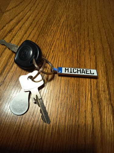 Customer photo review of Kennzeichen Schlüsselanhänger Mini Nummernschild Metall