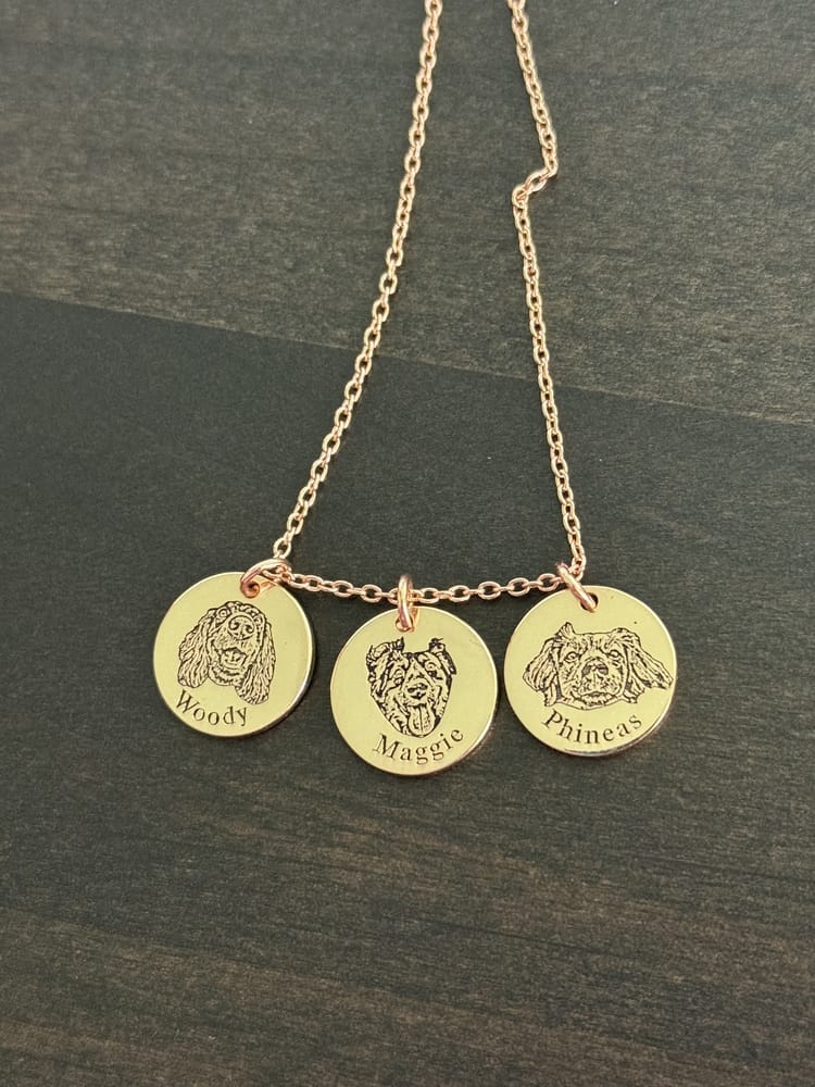Customer photo review of Personalizovaný náhrdelník se jménem a tváří domácího mazlíčka