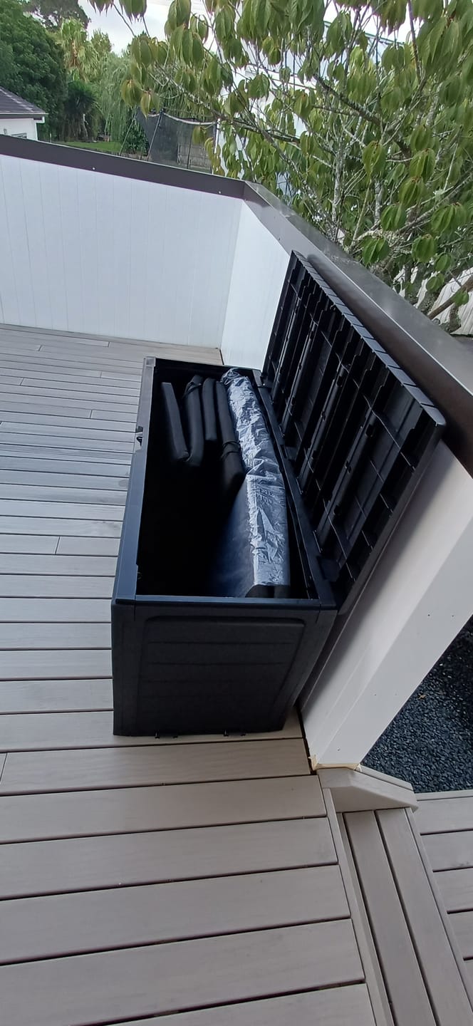 Customer photo review of Marvel Plus Deck Box
