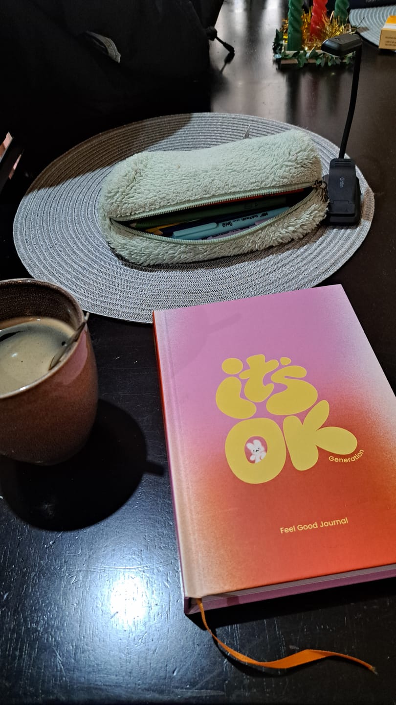 Customer photo review of Feel Good Journal | Portada Mandarina